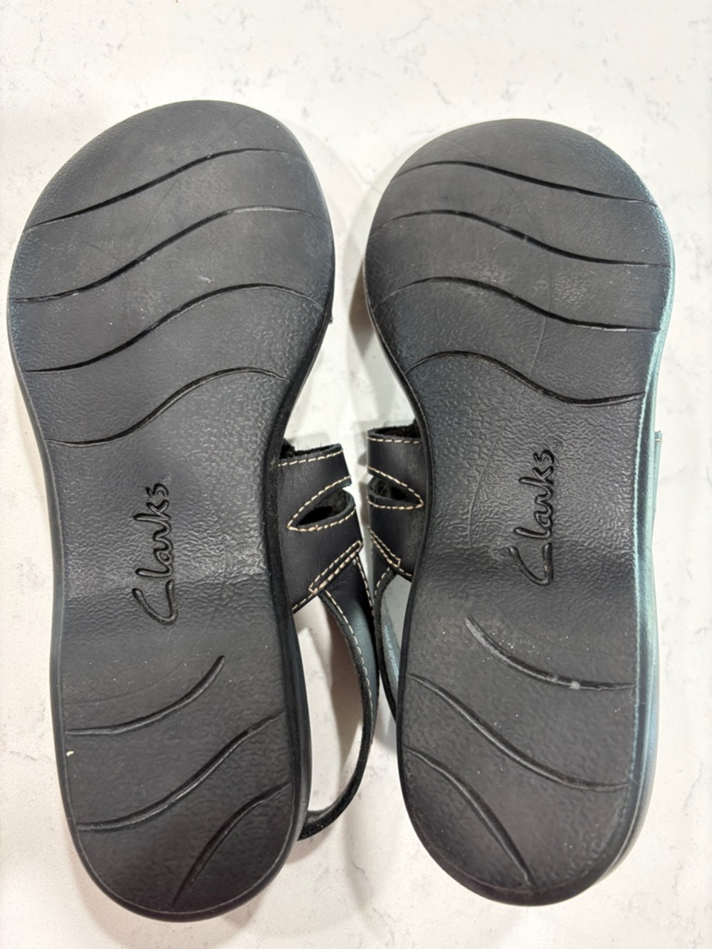 Clarks Black Leather Slingback Sandals with Tan Footbed - Picture 5 of 8